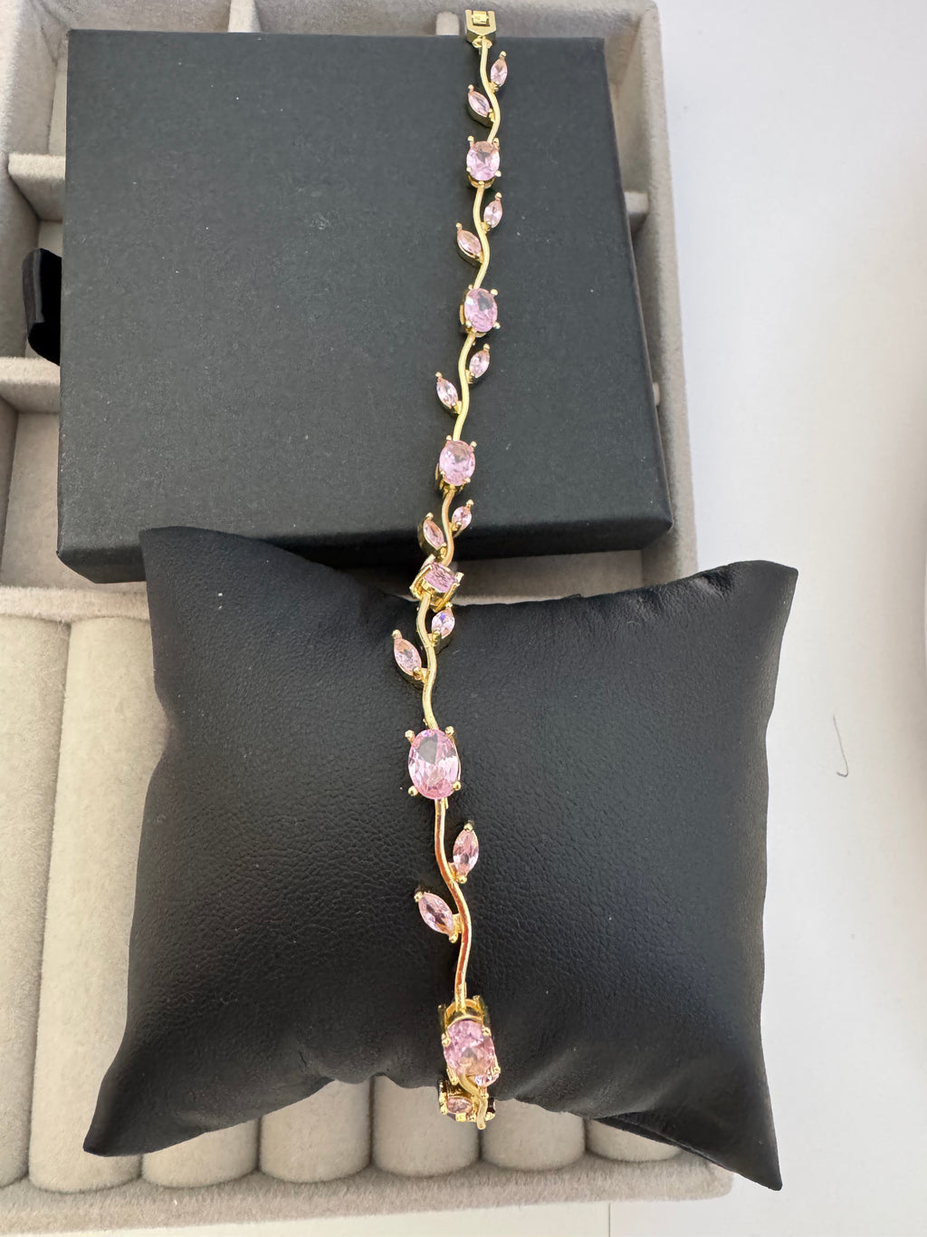 Trendy Tulip Bracelet (ALL COLORS)