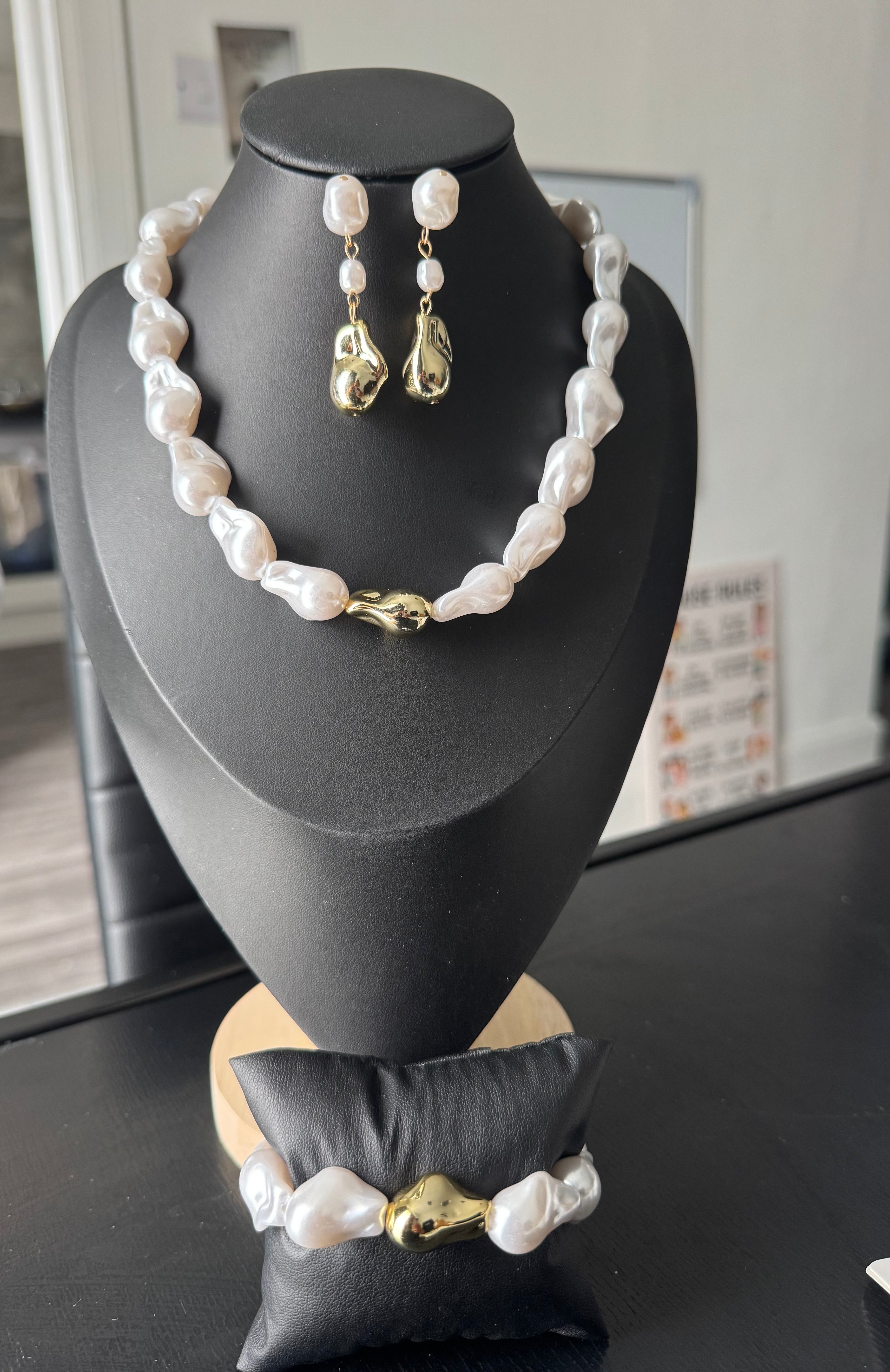 Baroque Pearl Jewellery Set