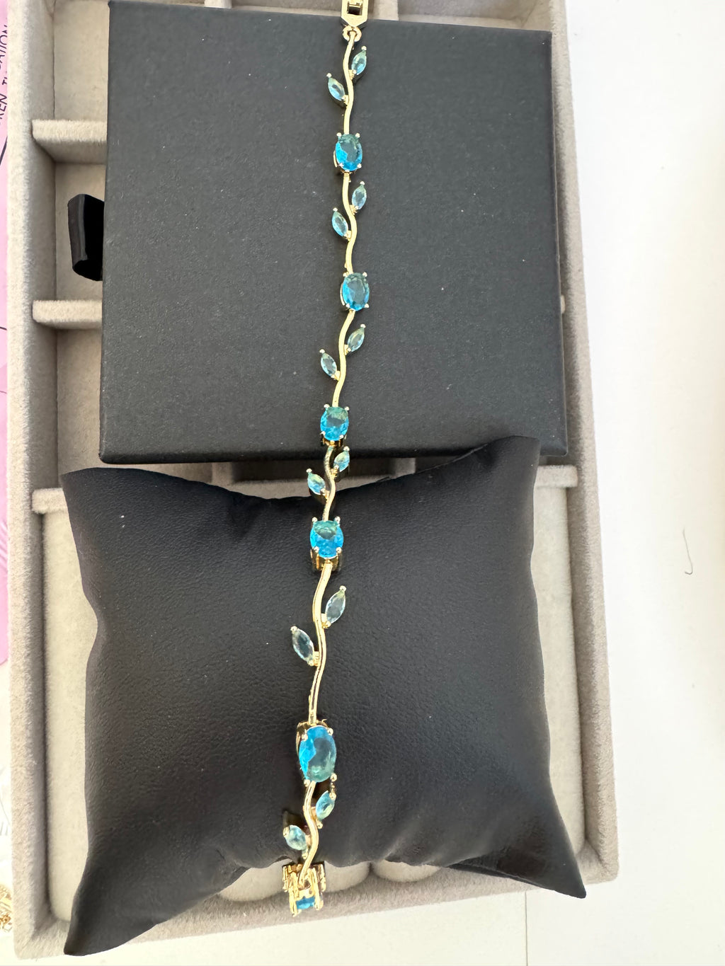 Trendy Tulip Bracelet (ALL COLORS)