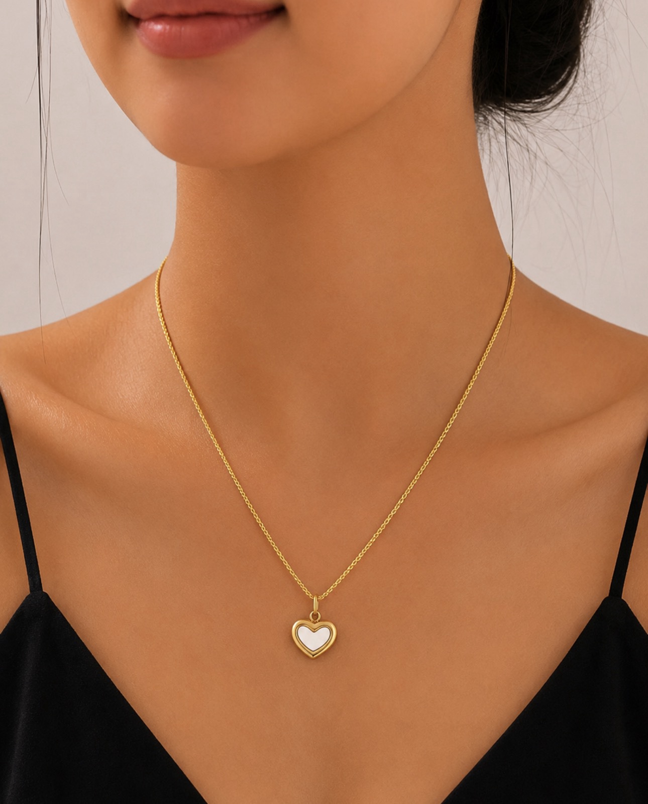 screenshot-32 18K Gold Plated Stainless Steel White Shellfish Heart Necklace - Image 1